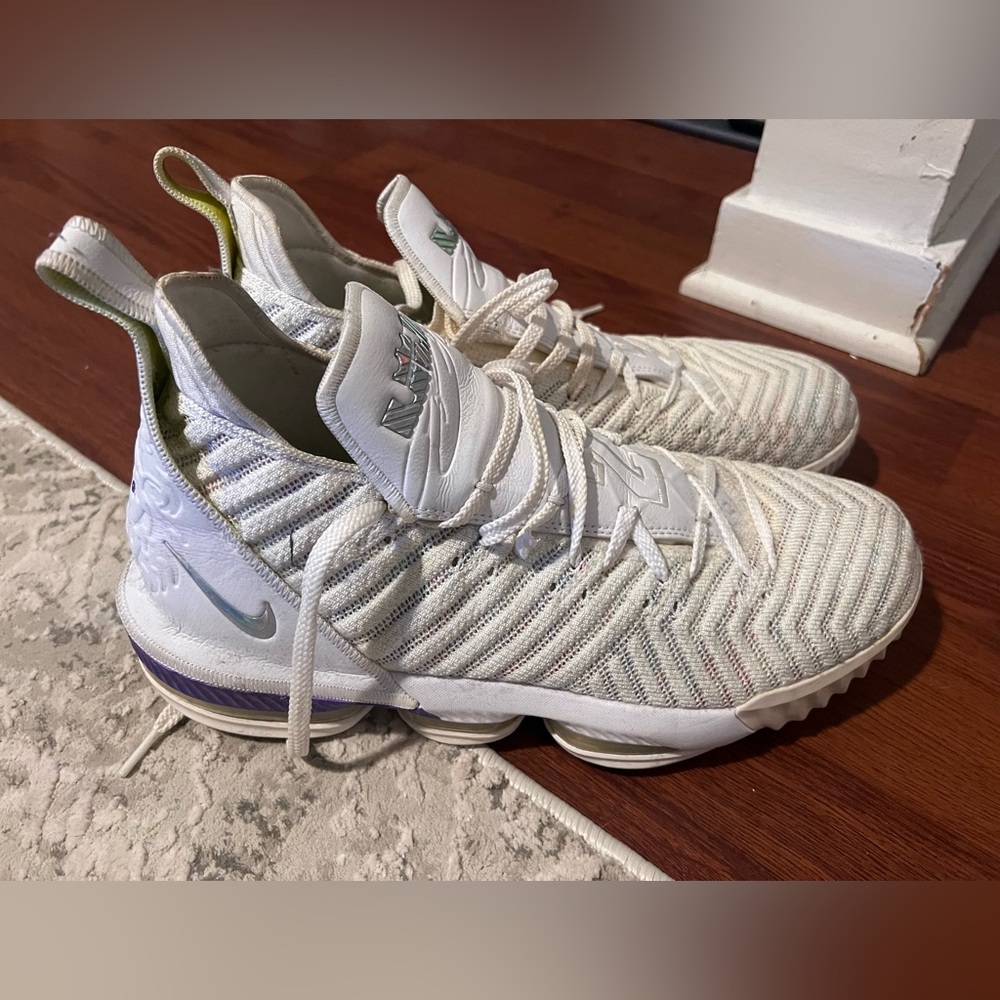 COPY - Lebron 16 Buzz Lightyear size 14